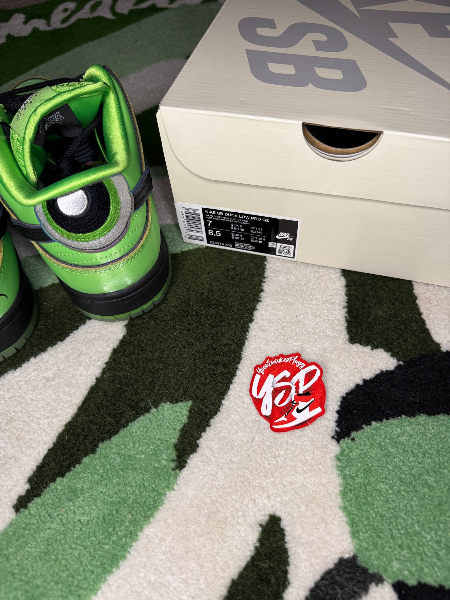 Nike SB Dunk Low Powerpuff “Buttercup”