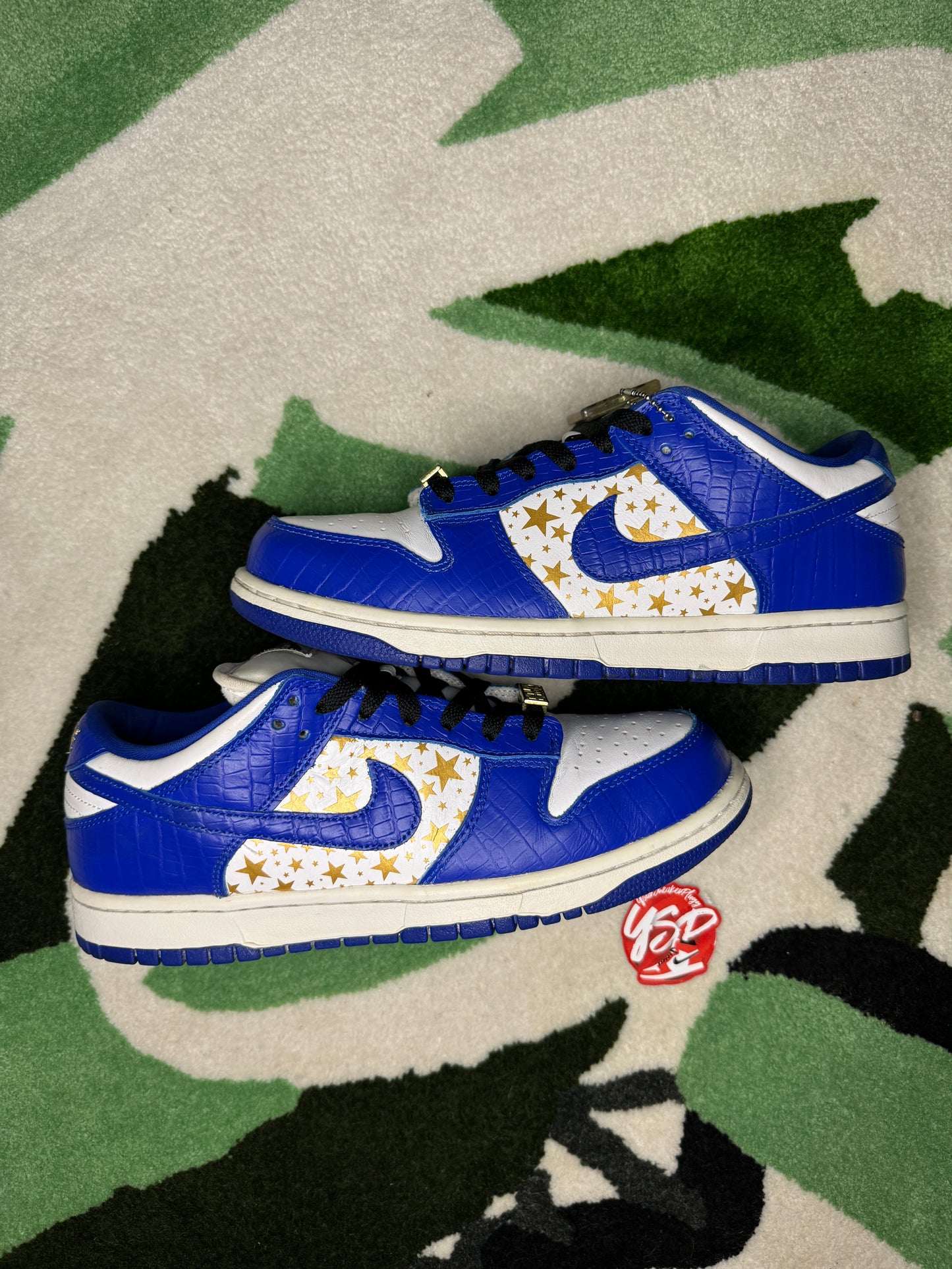 Nike SB Dunk Low Supreme “Hyper Royal”