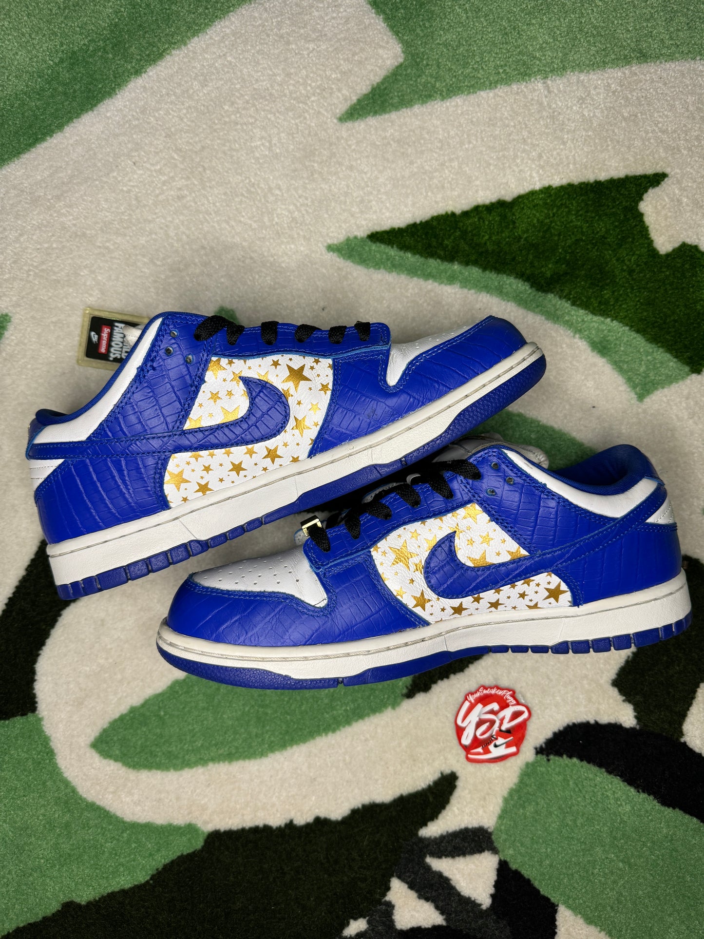 Nike SB Dunk Low Supreme “Hyper Royal”