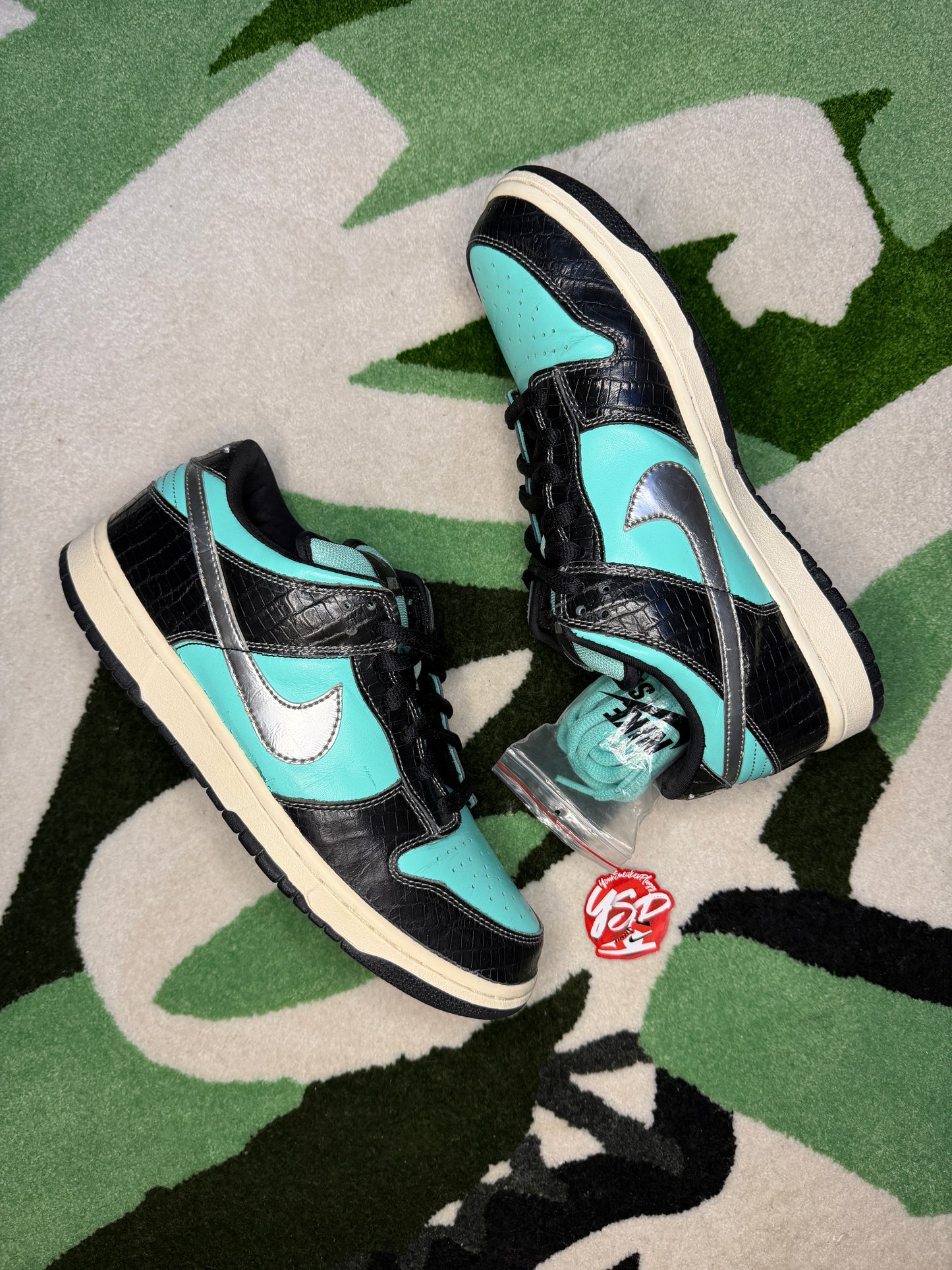 Nike SB Dunk Low x Diamond Supply Co. “Tiffany”