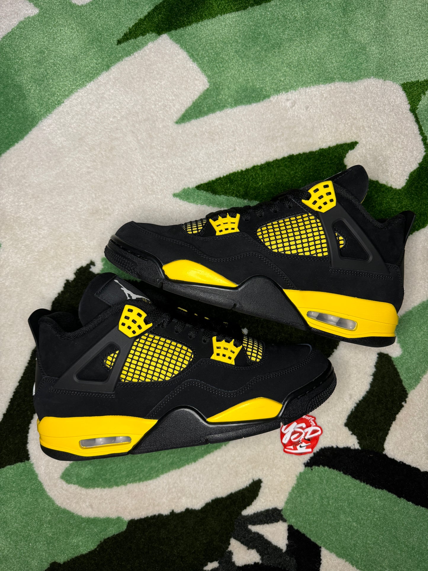 Jordan 4 “Thunder”