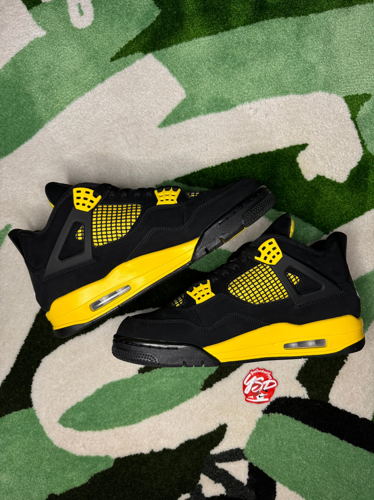 Jordan 4 “Thunder”