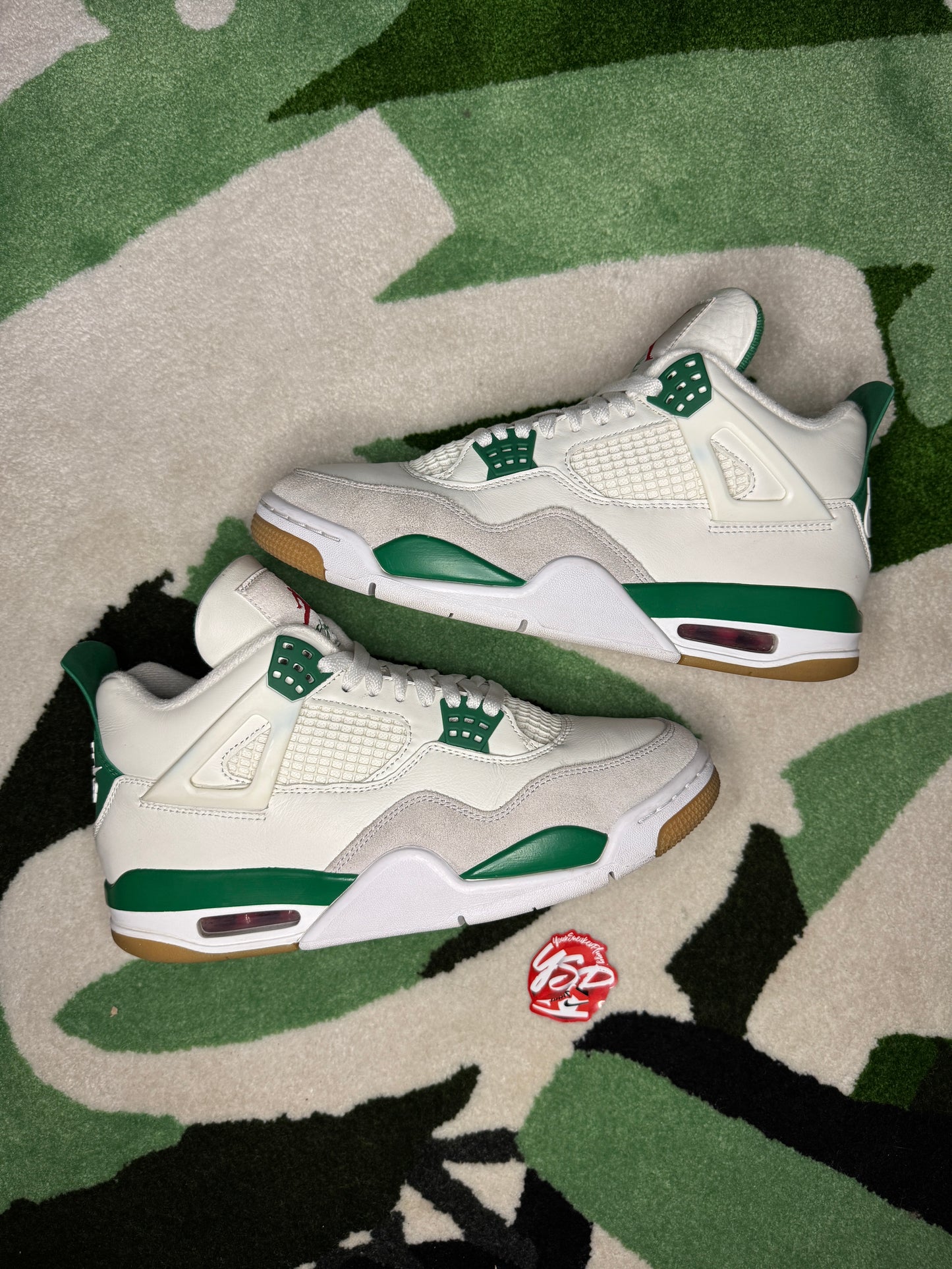 Jordan 4 SB “Pine Green”